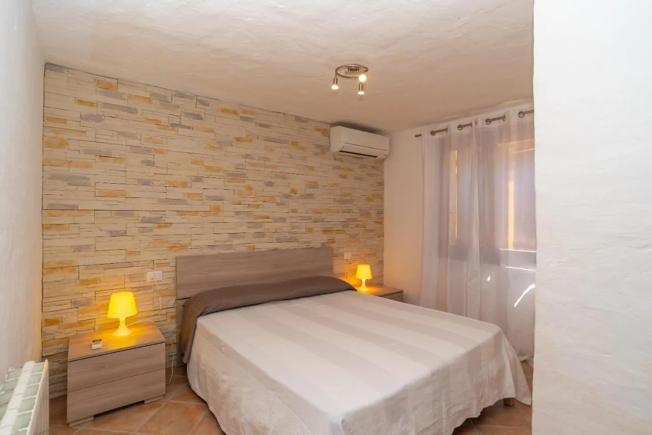 Appartamento Del Pellicano Όλμπια 0*,